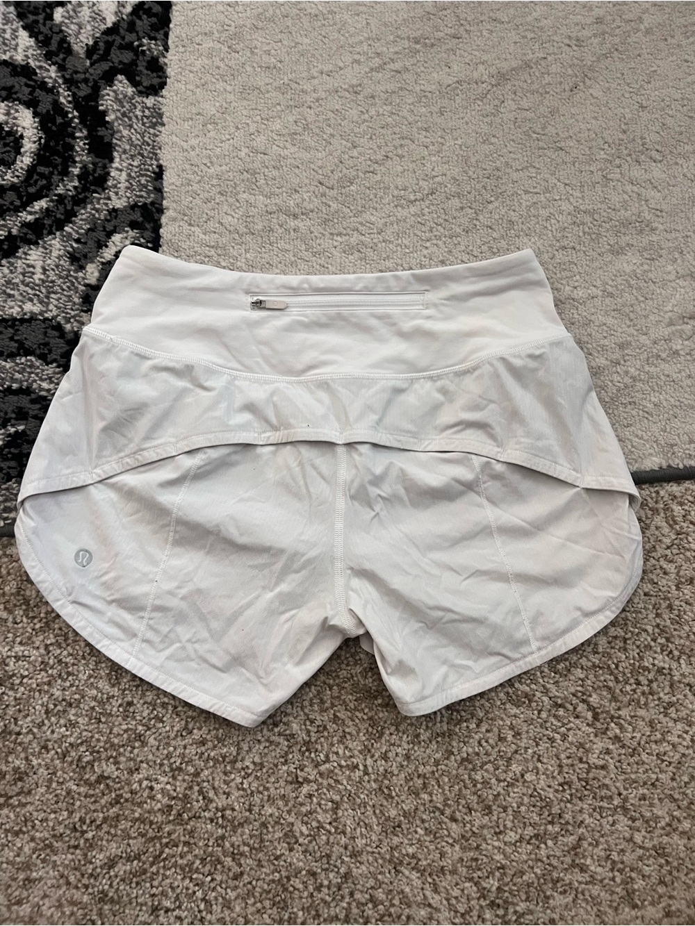 Lululemon Speed Up High Rise 4” Shorts White Women’s Size 4